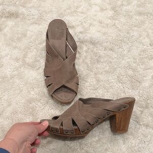 White MountainWomen's Taupe Leather Suede Slide Heels - Open Toe Clog Size 8